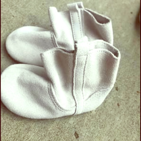 Baby Gap Suede 0-12 Months Ankle Boots - Picture 2 of 2
